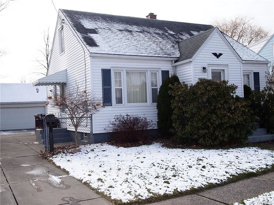 1st image of 121 Park Edge Dr