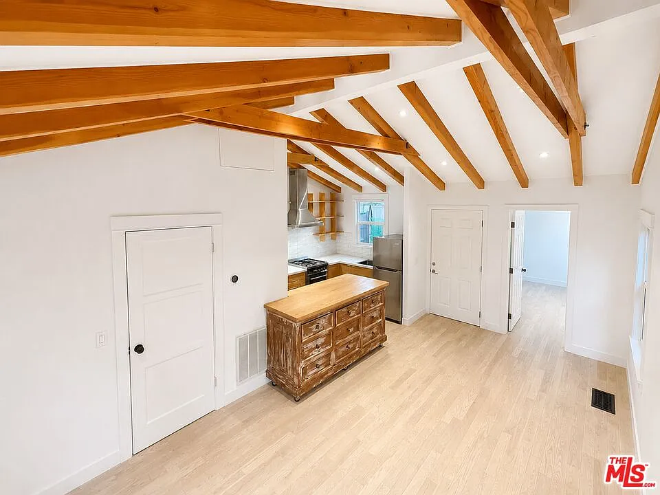 2 bed, 1.0 bath, 750 sqft, $3,650 — Photo 3