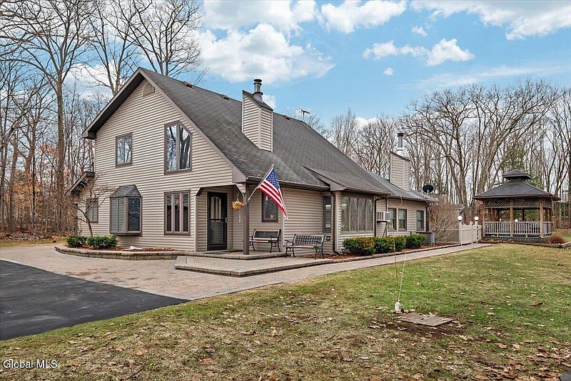 2nd image of 3530 Galway Road