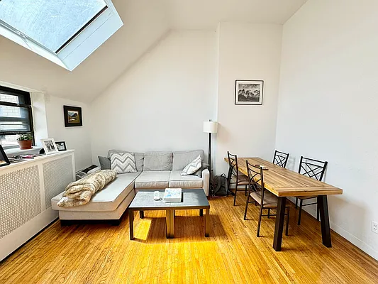 Rented by J PRESTON AND ASSOCIATES INC | media 12