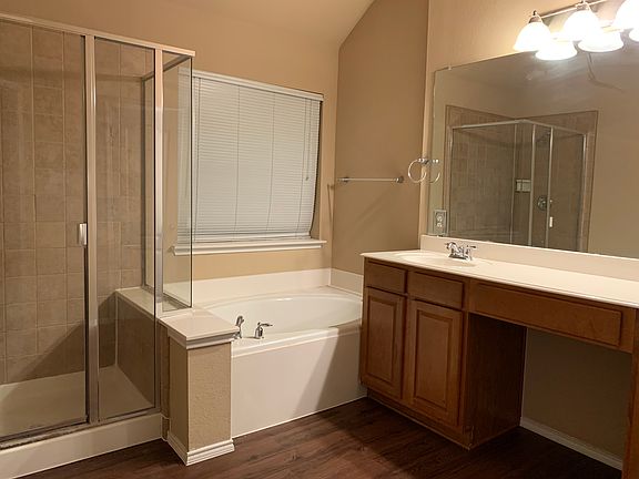 3rd image of 1051 Resaca Dr