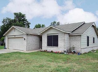 347 E Pine St, Skiatook, OK 74070