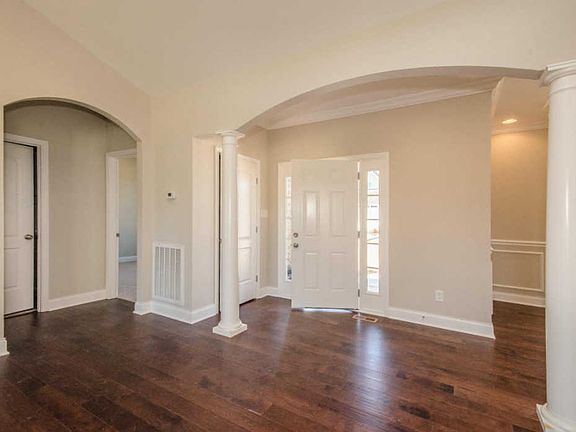2nd image of 536 Greystoke Ln