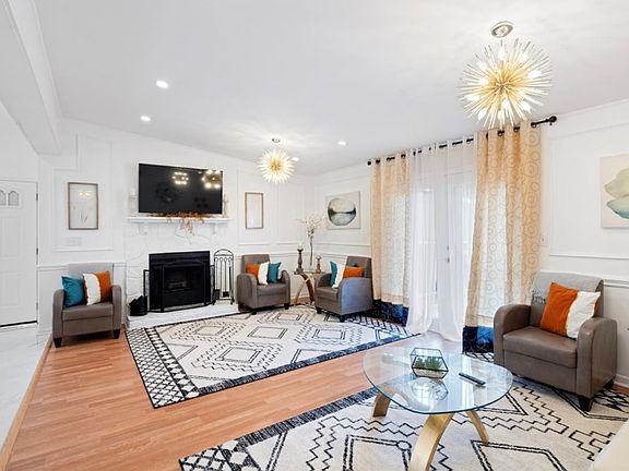2nd image of 3005 Chenango Dr