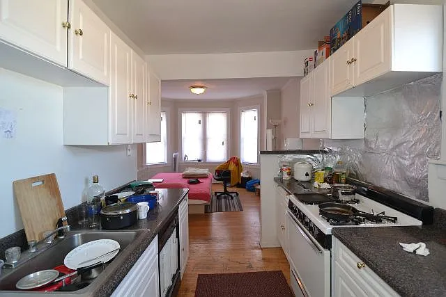 3839 N Greenview Ave #W4 — Photo 2