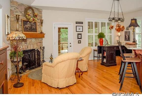 5th image of 215 Mills River Way