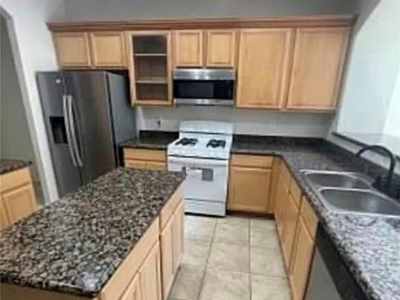4th image of 1209 Equator Ave