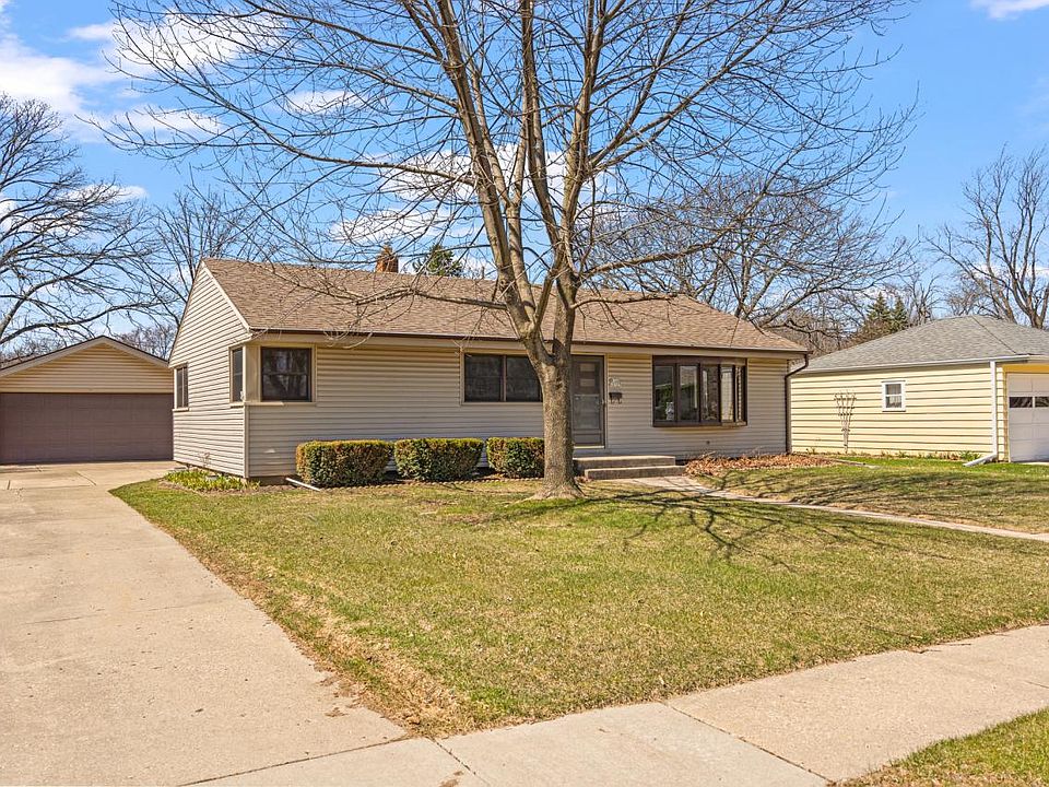W168N8507 Jacobson Dr, Menomonee Falls, WI 53051 Zillow