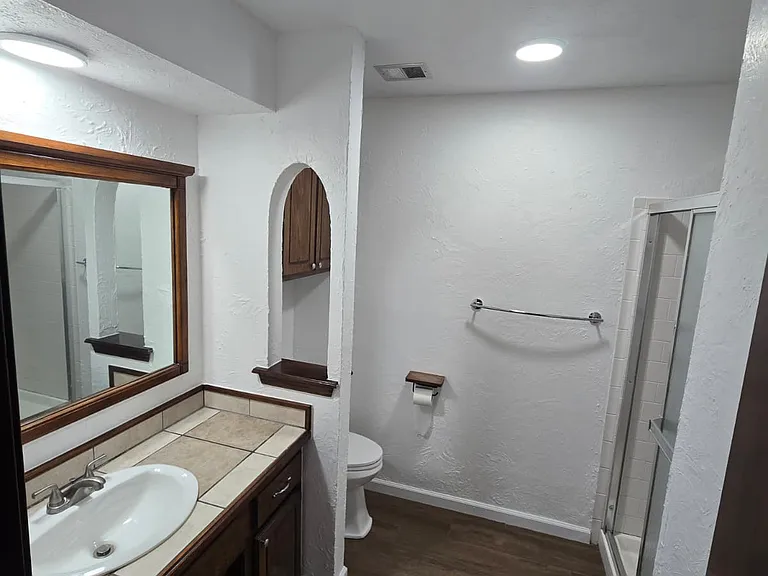 8912 N Markwell Ave — Photo 3