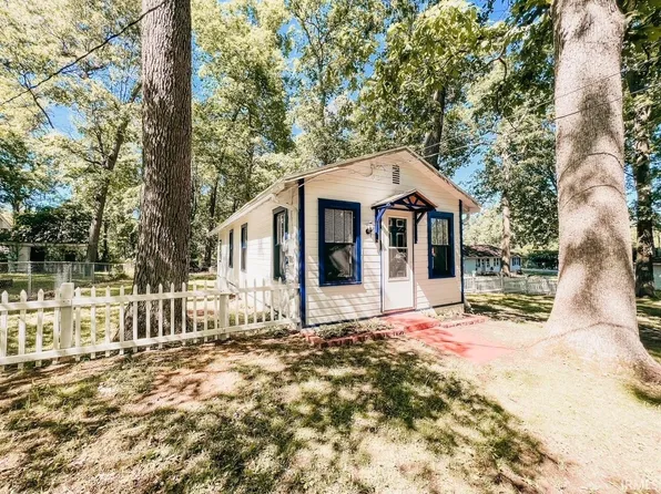 10976 E Mohegan Rd, Walkerton, IN 46574