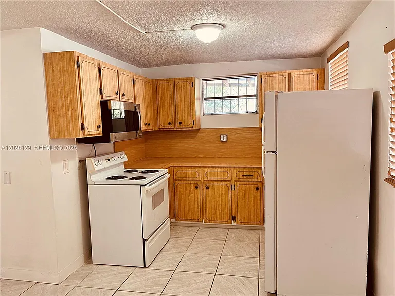 1445 NW 16th Ave #1447 — Photo 3