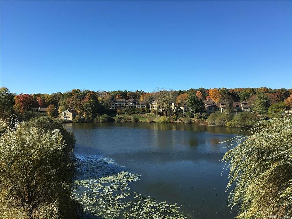 1st image of 320 Overlook Ct #42