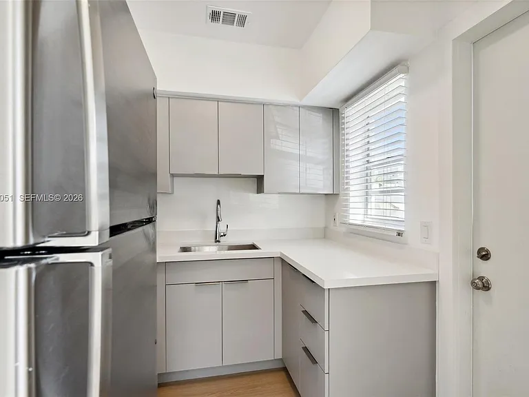 221 Antiquera Ave #8 — Photo 8
