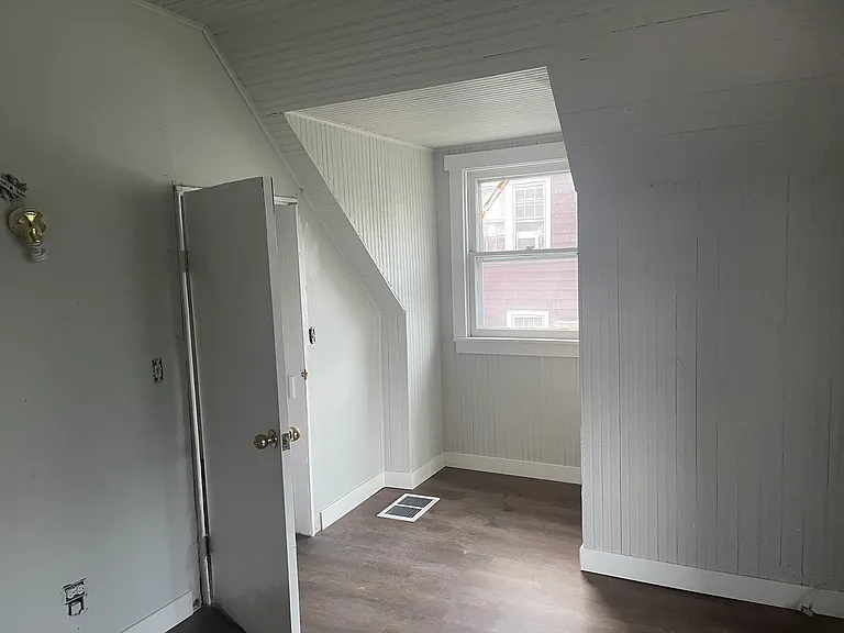 315 N 22nd St — Photo 9