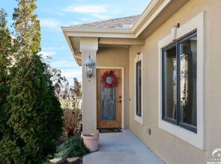 904 Coving Dr, Lawrence, KS 66049