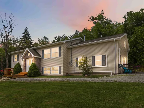 53 Megan Cres, Middle Sackville, NS B4E 3B8