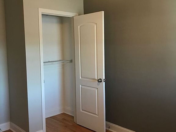 5th image of 2229 Marconi Ave APT 2R
