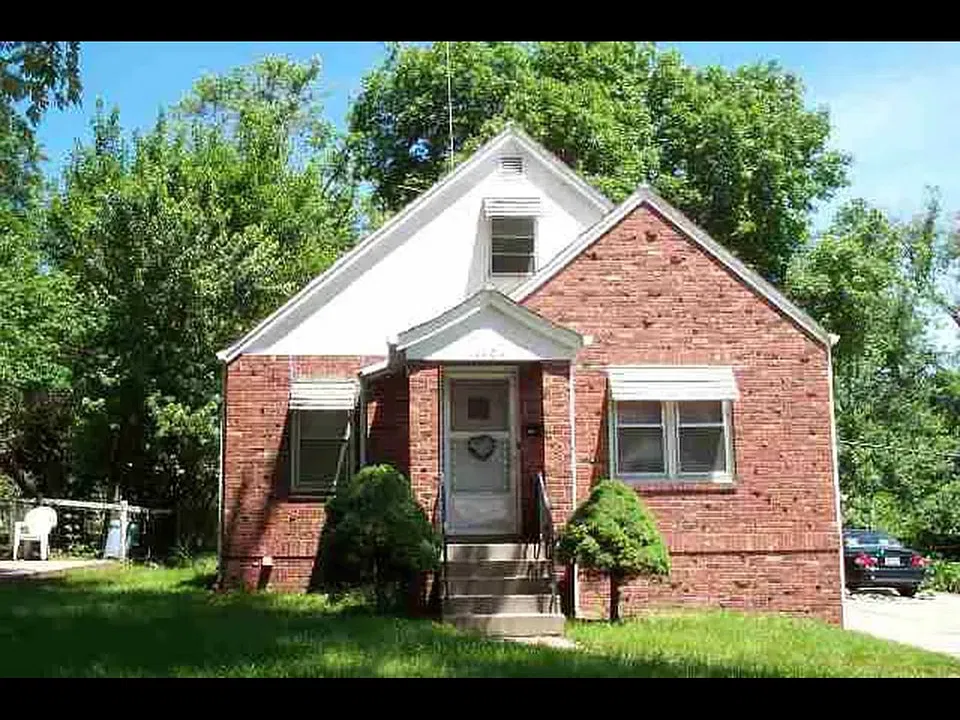 4904 Grand Ave