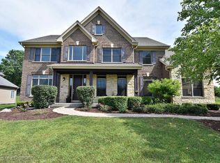 2530 E Sterling Woods Ln, South Elgin, IL 60177