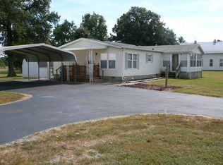 1106 County Road 700 E, Carmi, IL 62821