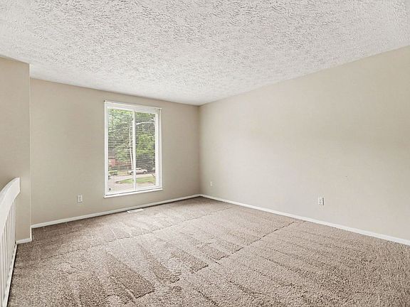 3rd image of 1380 Muirfield Dr