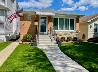 5511 N Neenah Ave, Chicago, IL 60656
