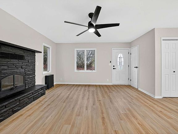 5th image of 41 Rosedale Dr