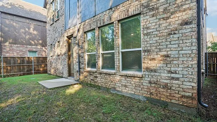1703 Paytyn Dr — Photo 5