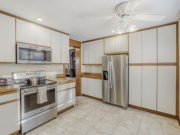 3rd image of 401 Highway 7