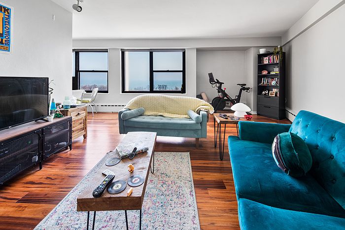 1st image of 3410 N Lake Shore Dr APT 14