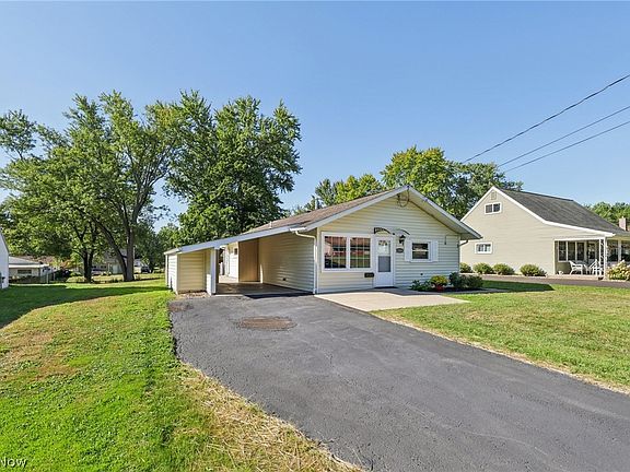 2nd image of 2295 Bel Aire Ln