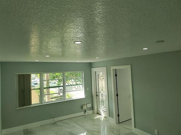 4th image of 158 Lake Evelyn Dr