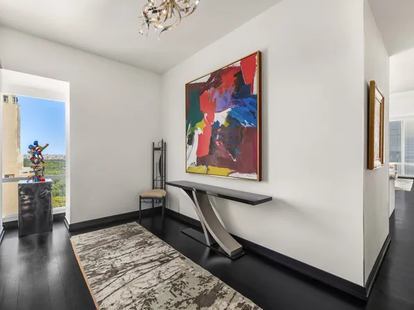 157 West 57th Street image 10 of 13