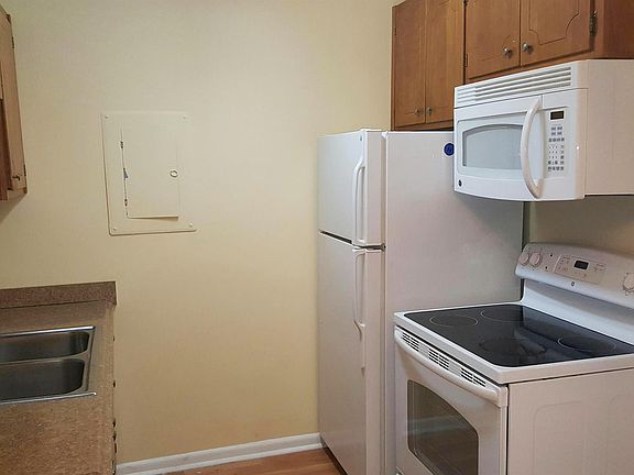 3rd image of 2601 Hillsboro Pike APT L15