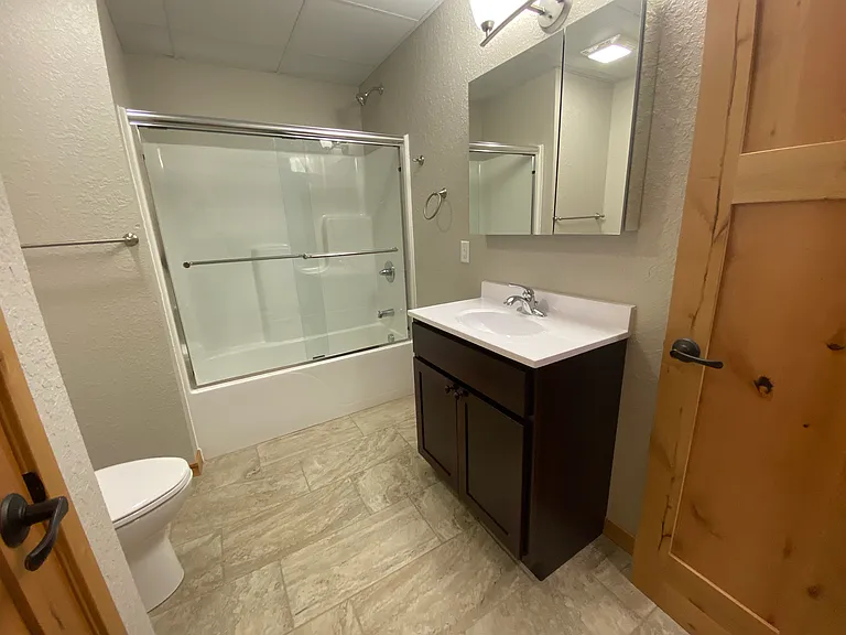 Sunset Place Apartments — Photo 43