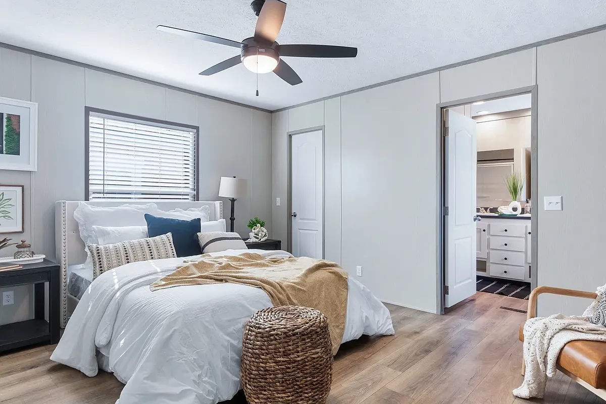 Building Photo - 12655 Claremont Cir