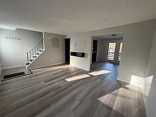 Building Photo - 107 Grover Ave #B