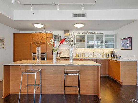 5th image of 301 Mission St APT 29C