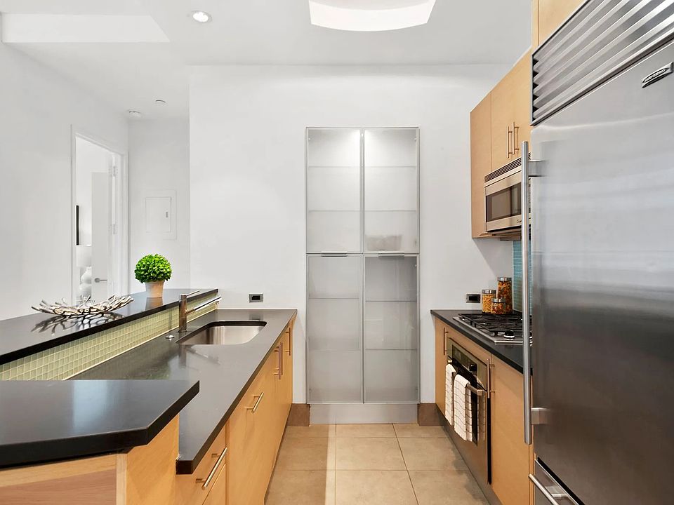 1st image of 325 5th Ave APT 24G