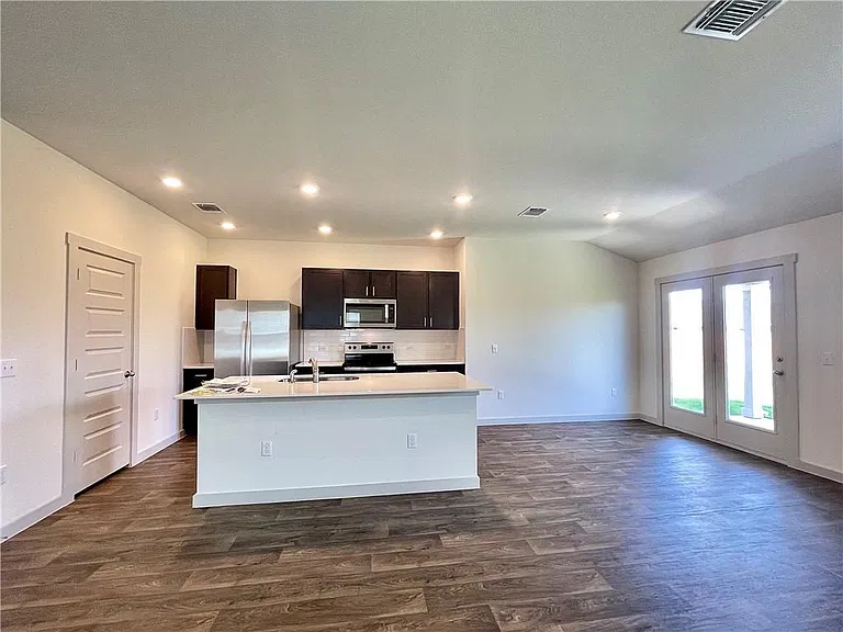 110 Krause Springs Dr — Photo 8