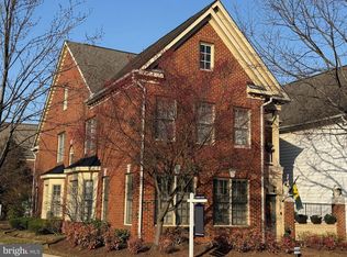 912 Oak Knoll Ter, Rockville, MD