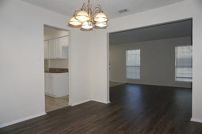 2609 Hamilton Dr — Photo 6