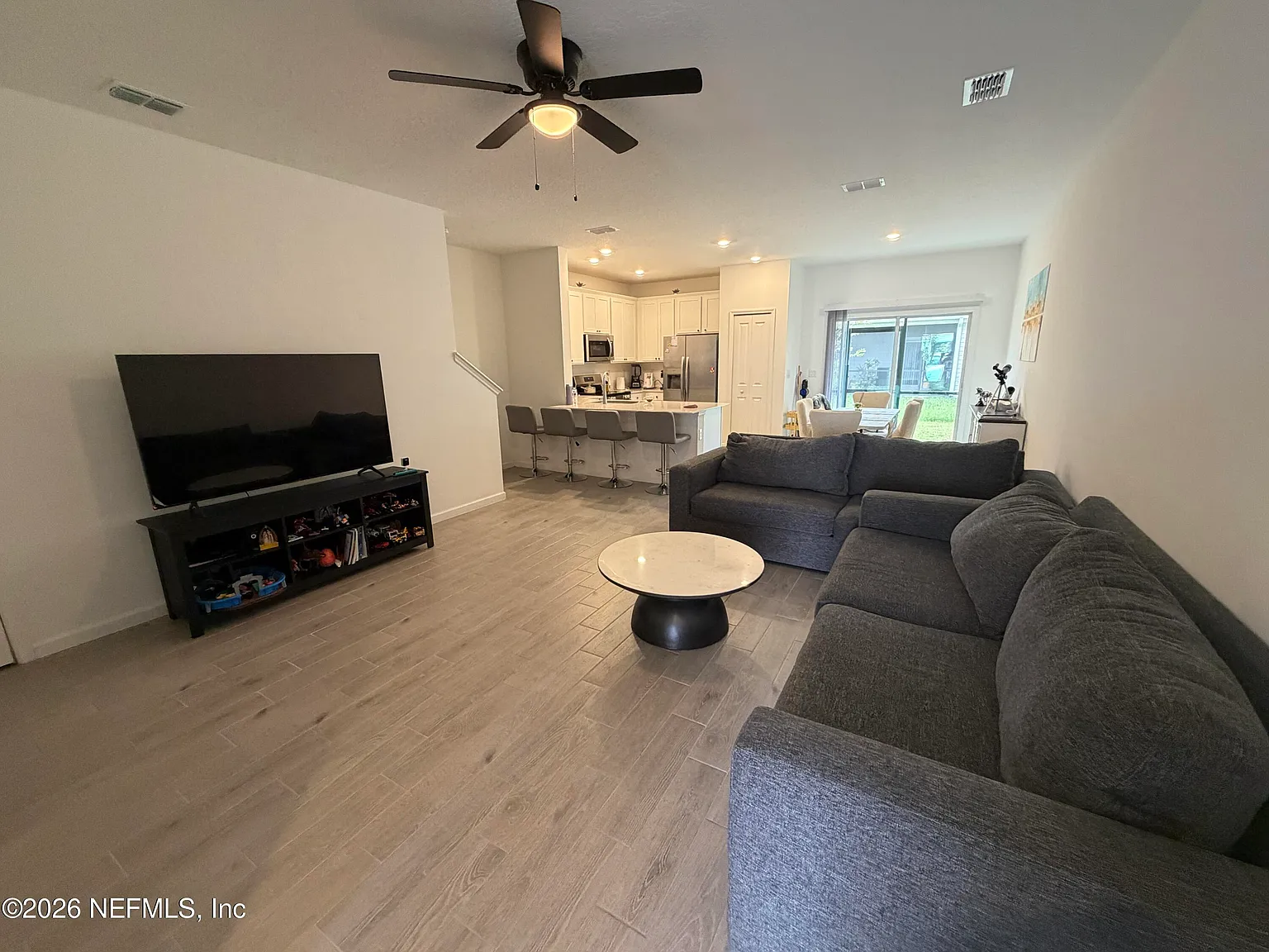 3 bed, 2.5 bath, 1707 sqft, $1,995 — Photo 4