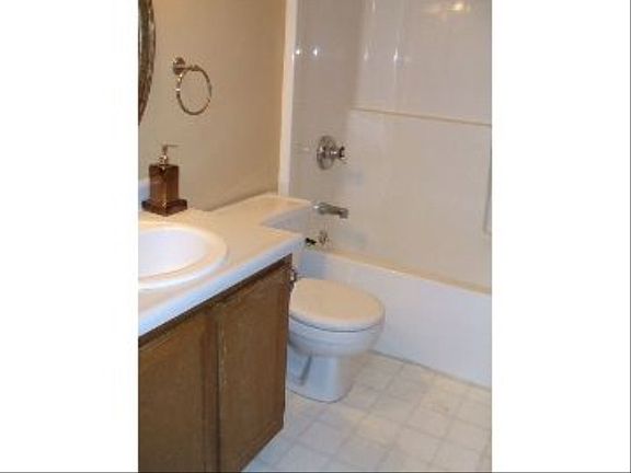 5th image of 5 Harter Dr W