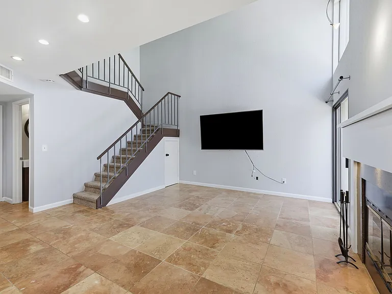 1401 Hood Rd — Photo 8