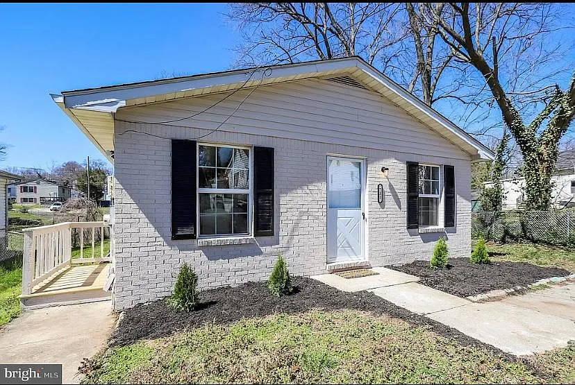 3 bed, 1040 sqft, $2,750 — Photo 3