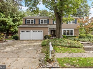 104 Knotty Oak Dr, Mount Laurel, NJ 08054