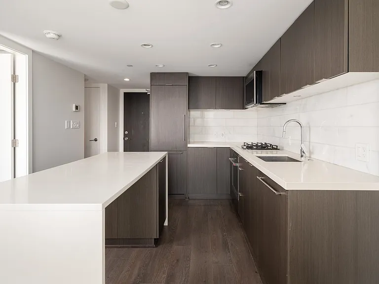 8189 Cambie St #1606 — Photo 5