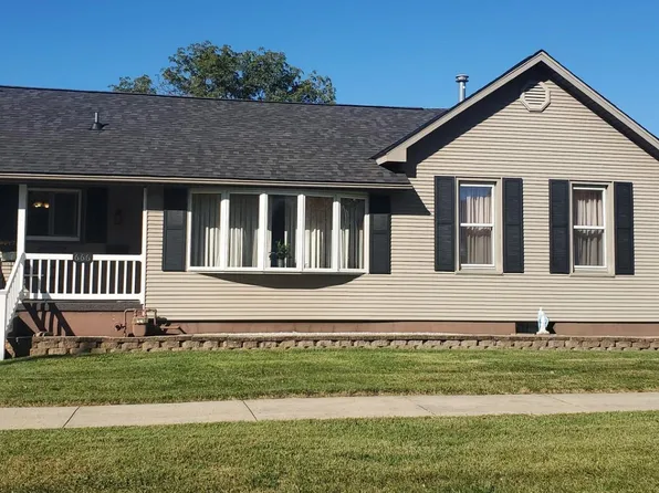 666 S 2nd Ave, Canton, IL 61520