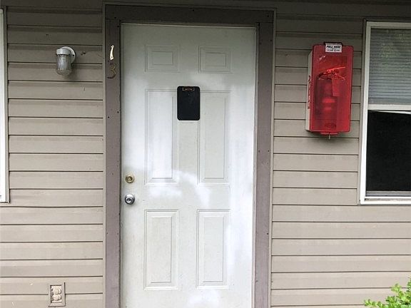 3rd image of 1701 N Lewis Ave